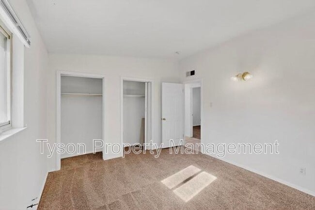 Building Photo - 736 Claudine St NE