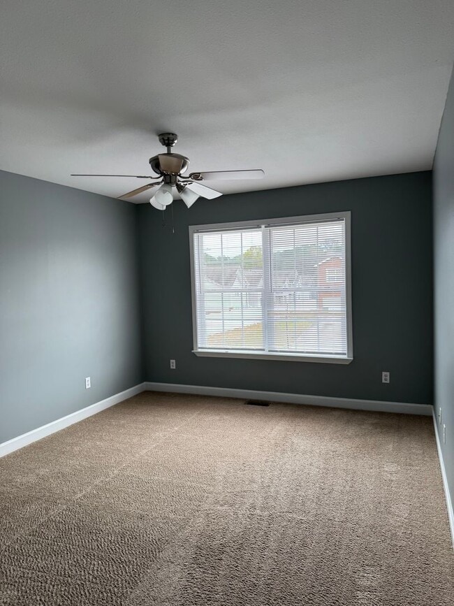 Building Photo - Available NOW -111 Peregrine Way-1/2 off the first month rent