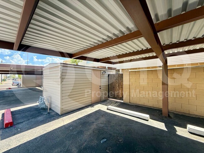 Building Photo - 4250 N Parkway Ave