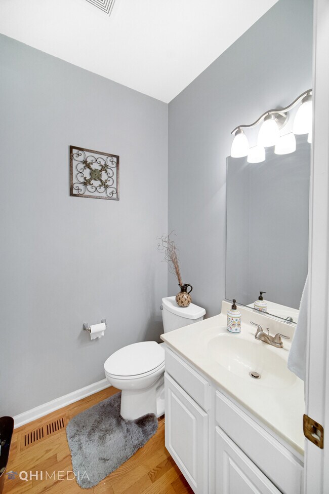 Building Photo - 3569 Charlemaine Dr