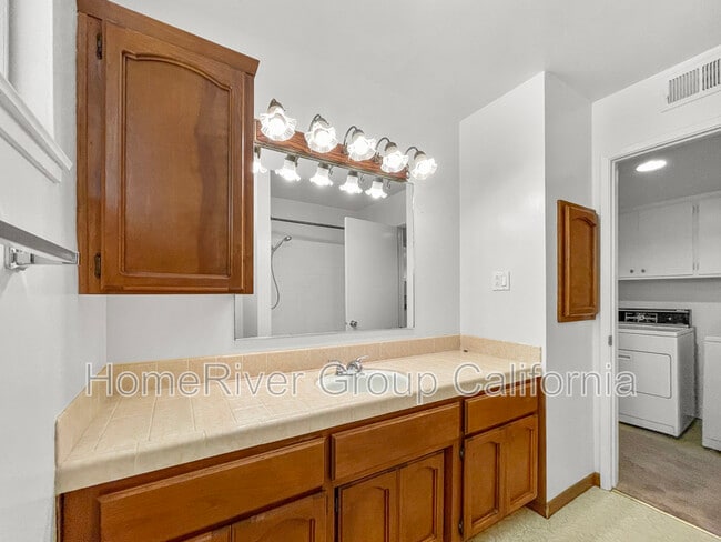 Building Photo - 3012 Sybil Way