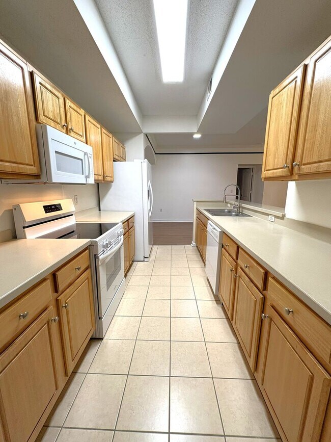 Building Photo - 3 Bedroom with Water View - Villanova at H...