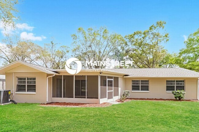 Building Photo - 3 Bedroom Pet-Friendly Home in Lutz, FL wi...