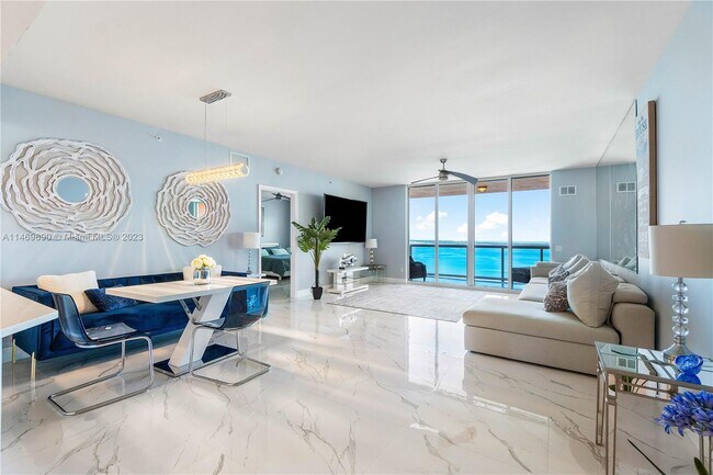 Building Photo - 2650 Lake Shore Dr