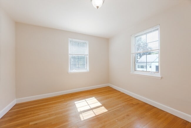 Building Photo - 356 Lexington St
