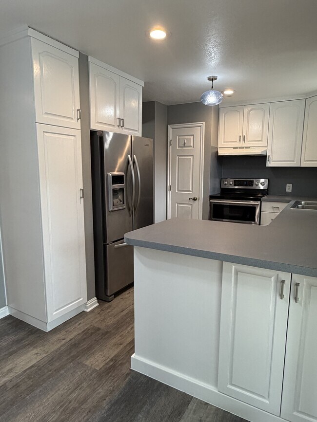 Building Photo - 3212 Hollyhock Hill