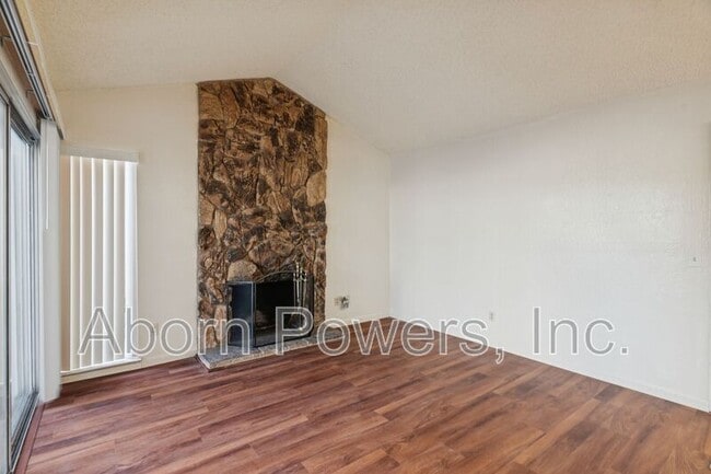 Building Photo - 7025 Catamaran Dr