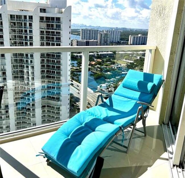 Building Photo - 16699 Collins Ave