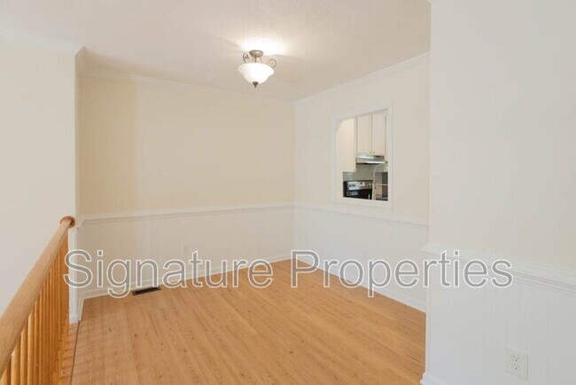 Building Photo - 405 Lakeview Ct