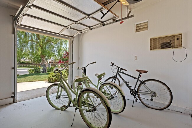 Building Photo - 57461 Spanish Hills Ln