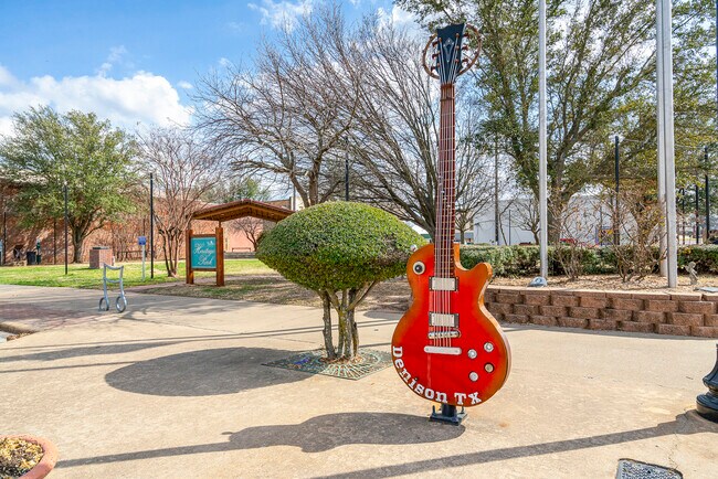 Building Photo - 1521 S Rusk Ave