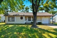 Building Photo - 8401 Highcrest Dr