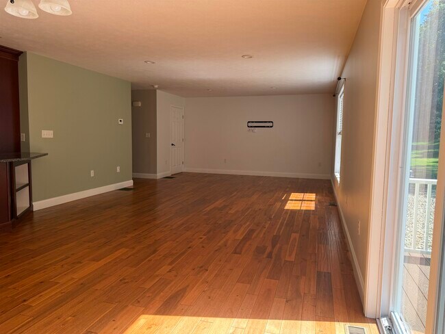 Building Photo - 4 Arbor Way