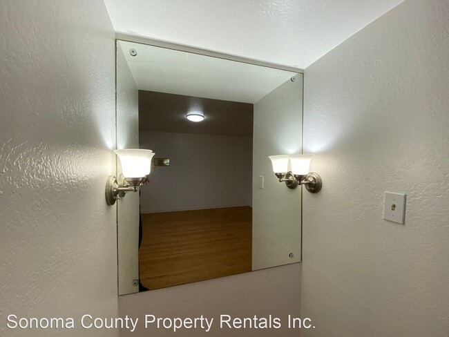 Building Photo - 3 br, 2 bath House - 2115 Montecito Ave