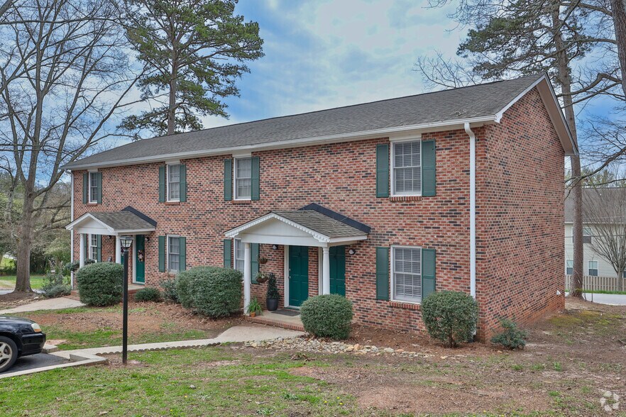 Building Photo - Z- Vintages at Clemson