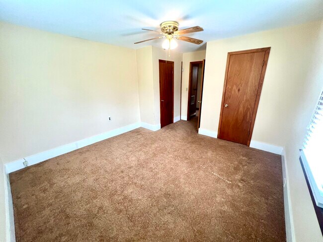 Building Photo - 881 Belvedere Clearwater Rd