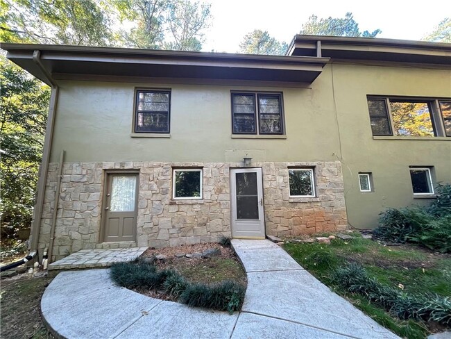 Building Photo - 1876 Mason Mill Rd