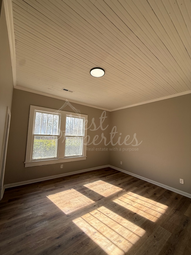 Building Photo - 410 Law St