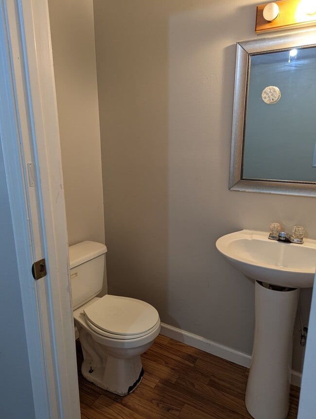 Building Photo - Coming Soon! Charming 3br 1ba in the country