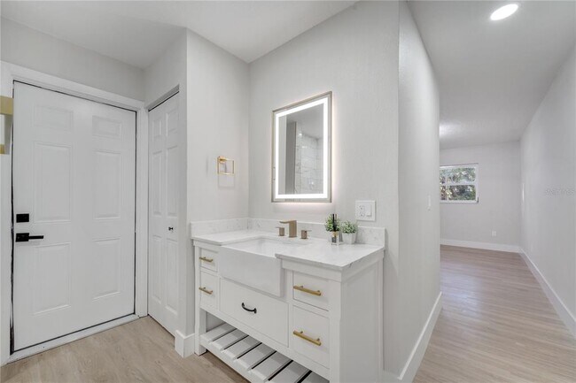 Building Photo - 7043 Carlene Dr