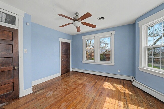 Building Photo - 615 Shore Rd