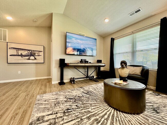 Building Photo - SkyHigh Retreat! Airplane themed escape in Trenton