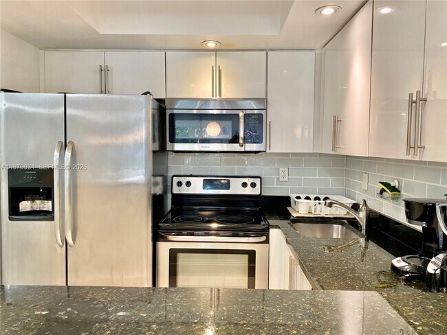 Building Photo - 210 172nd St