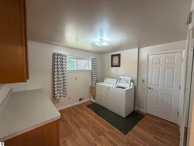 Building Photo - 8334 M-113