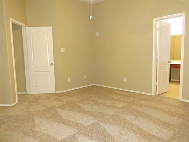 Building Photo - 21515 Rose Mill Dr