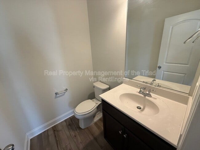 Building Photo - 3833 Thistleberry Rd