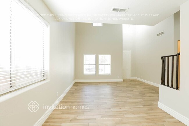Building Photo - 9622 W Hazelwood St