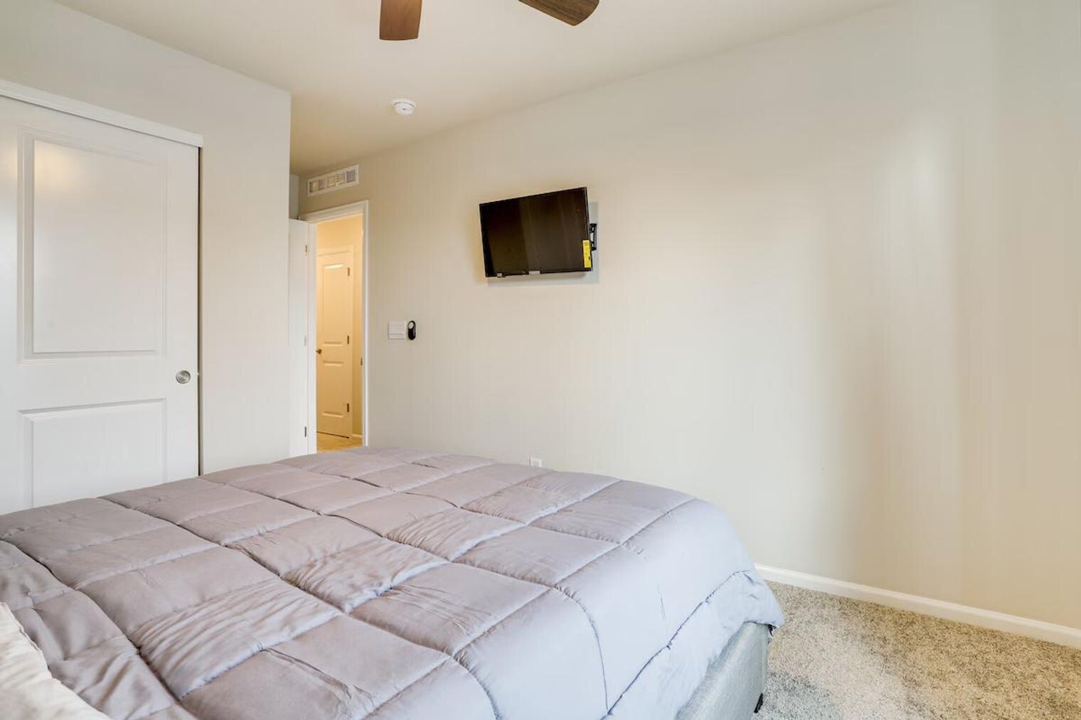 Building Photo - 6026 N Orleans St