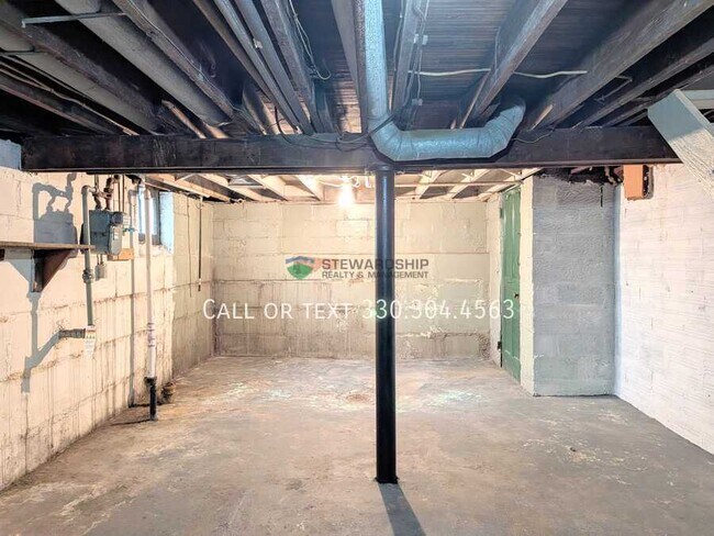 Building Photo - 1414 16th St NW