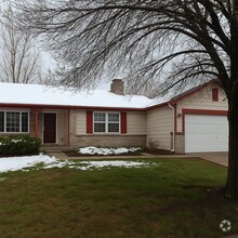 Building Photo - Spacious Backyard + Quiet Street | 3 Bed /...