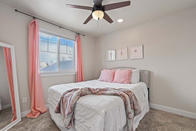 Building Photo - 2549 W Tango Creek Dr