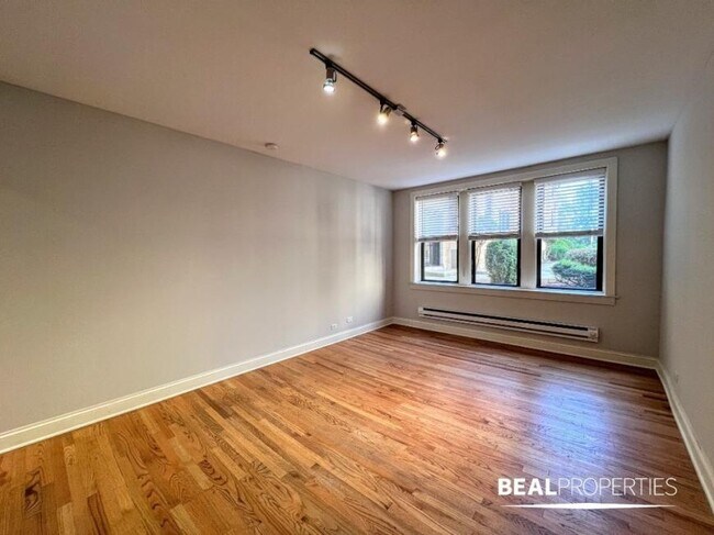 Building Photo - 0 bedroom in CHICAGO IL 60647