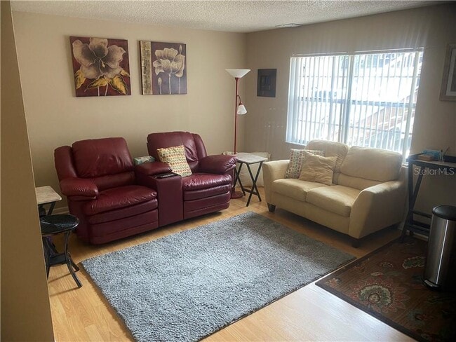 Building Photo - 9115 Tudor Dr