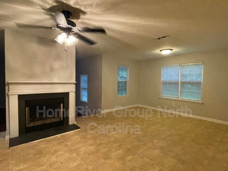 Building Photo - 5111 Eagle Creek Dr