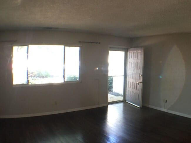 Building Photo - Nice single level home on cul de sac in Foxglenn neighborhood