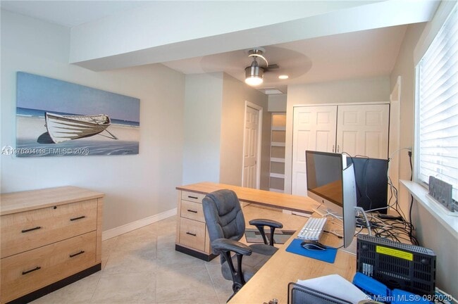 Building Photo - 4701 SW 34th Dr