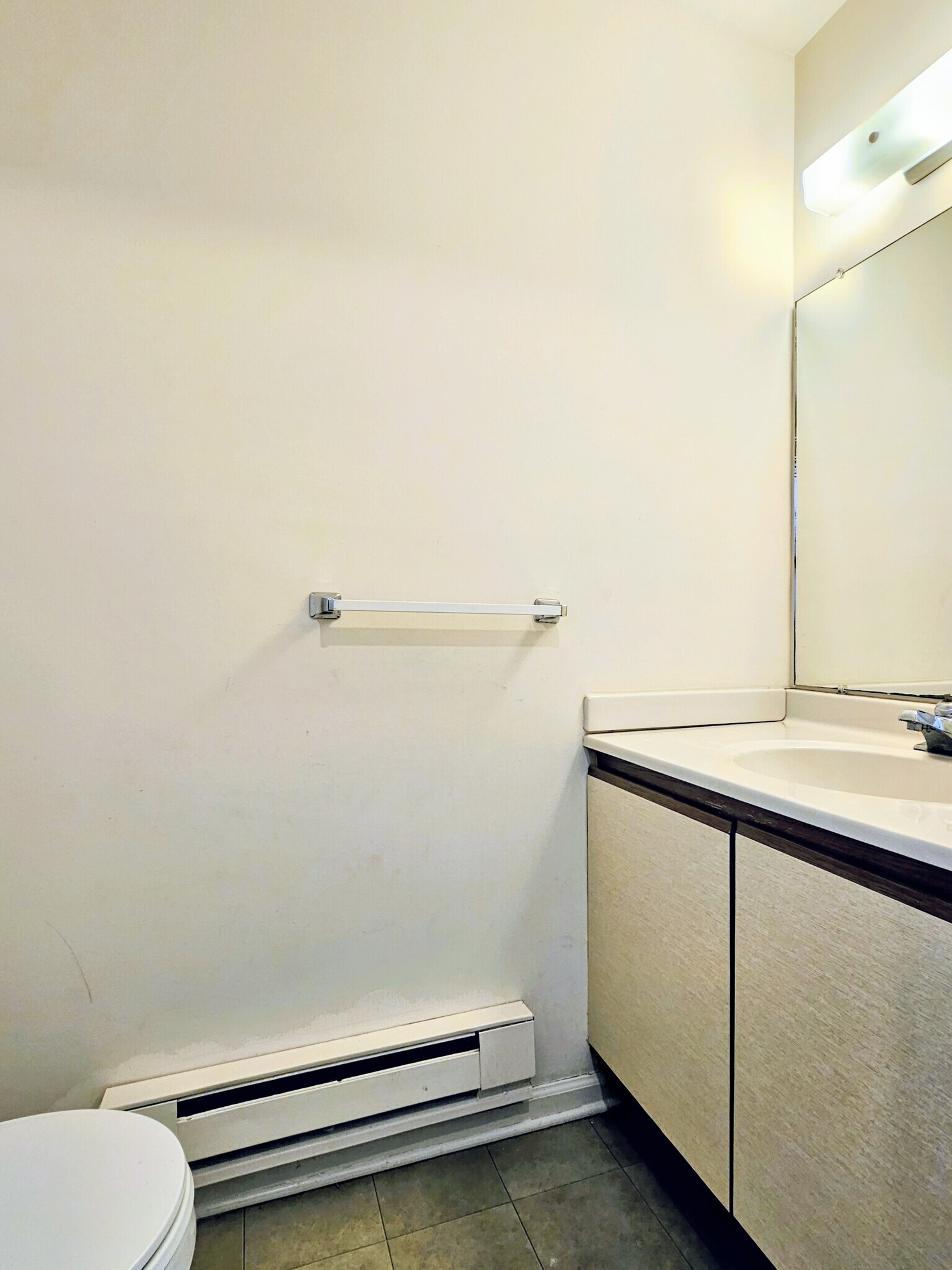 Building Photo - 38 Brookfield Rd