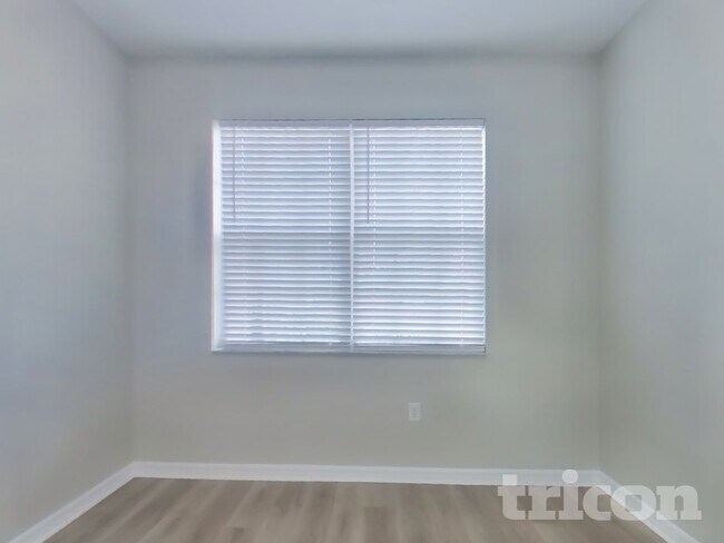 Building Photo - 3089 Tishman Ave