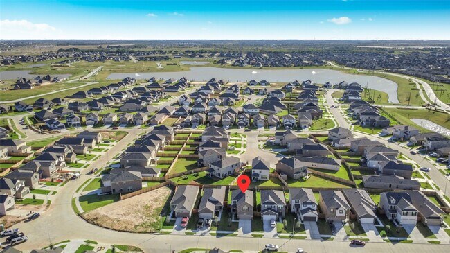 Building Photo - 4852 Sun Fls Dr