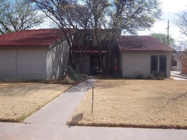 Primary Photo - 8607 Utica Ave