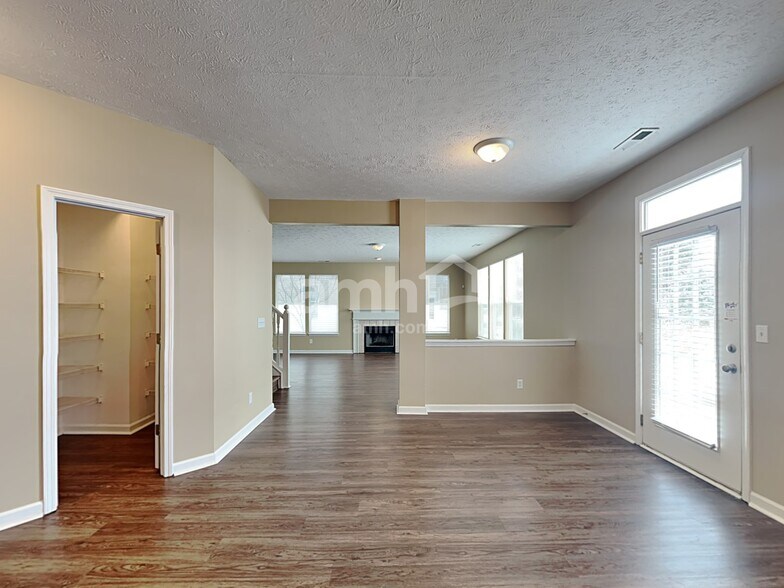 Building Photo - 6534 Amherst Way