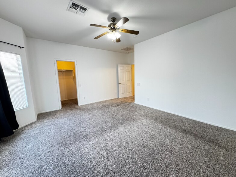 Building Photo - 5308 W Glass Ln