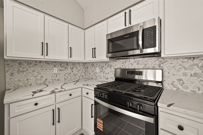 Building Photo - 6619 Misty Dale Dr