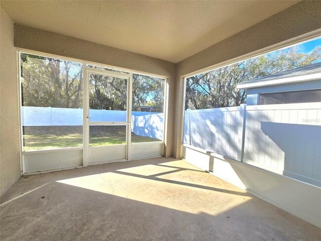 Building Photo - 1022 Rivershore Ave