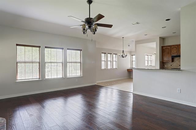 Building Photo - 5700 Broken Spur