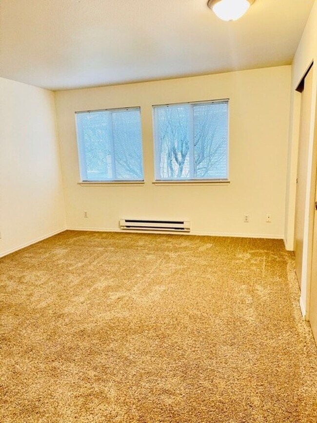 Building Photo - Beautiful 2 Bath Condo for Rent in the Hea...